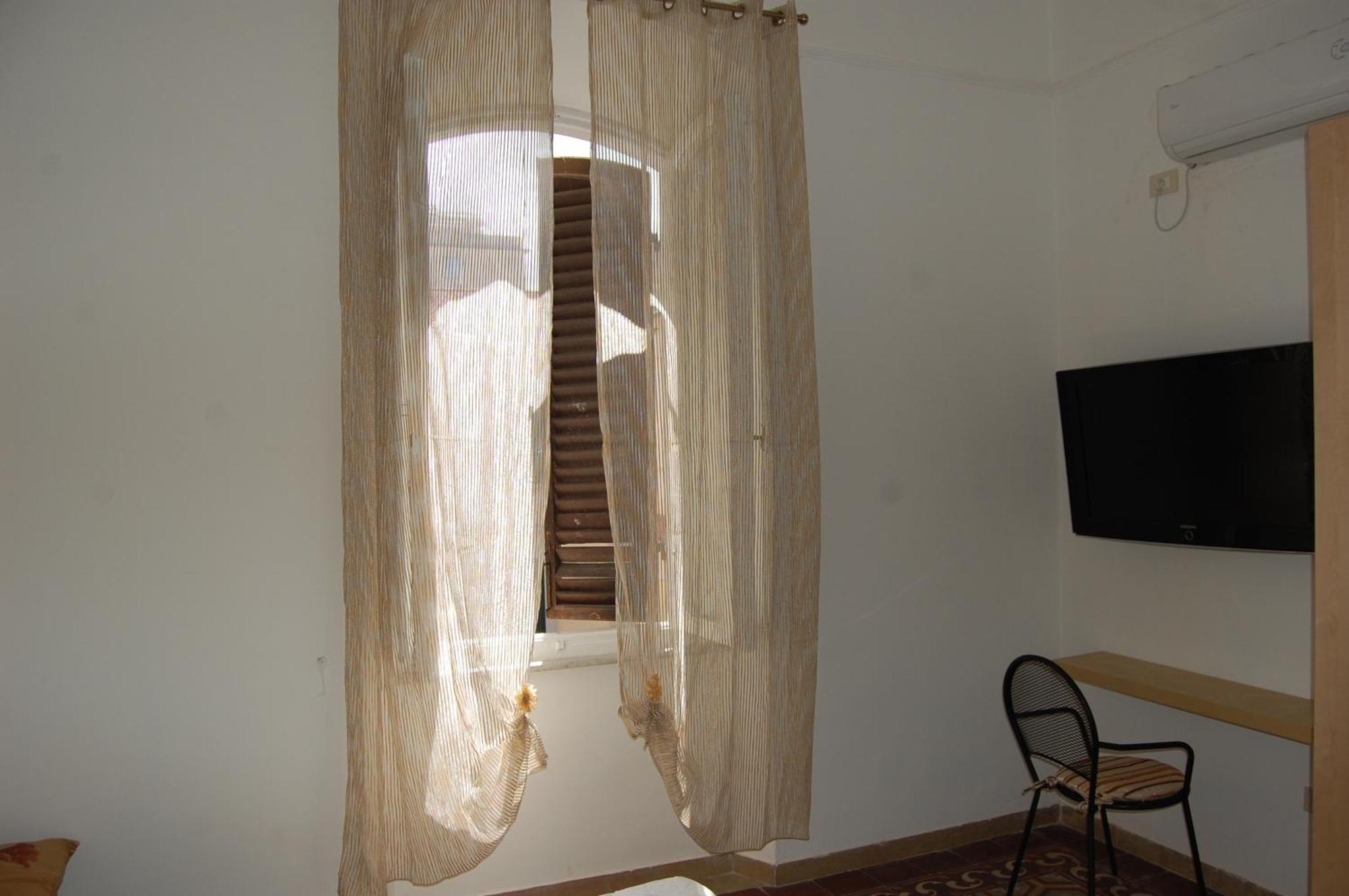 Arena Alfieri B&B Livorno Ruang foto