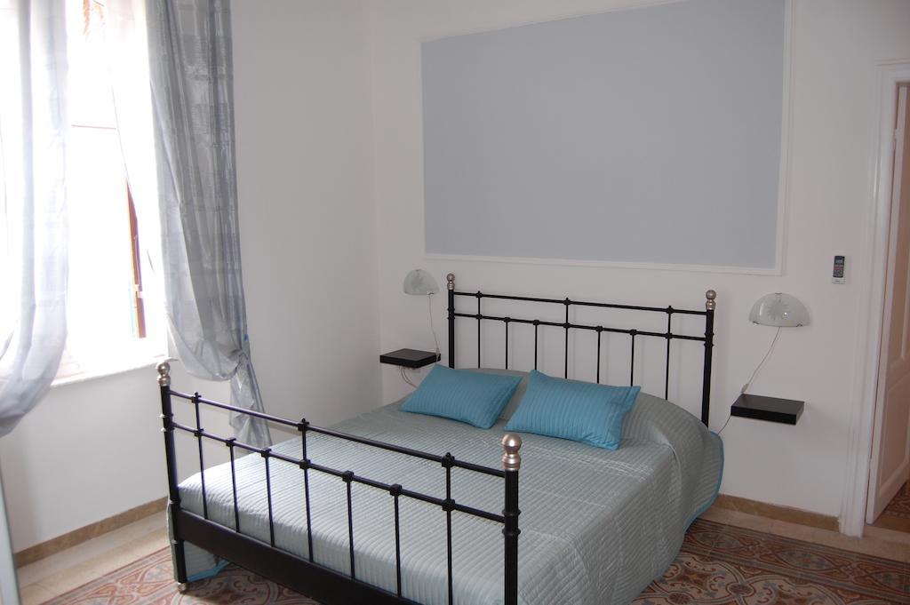 Arena Alfieri B&B Livorno Ruang foto